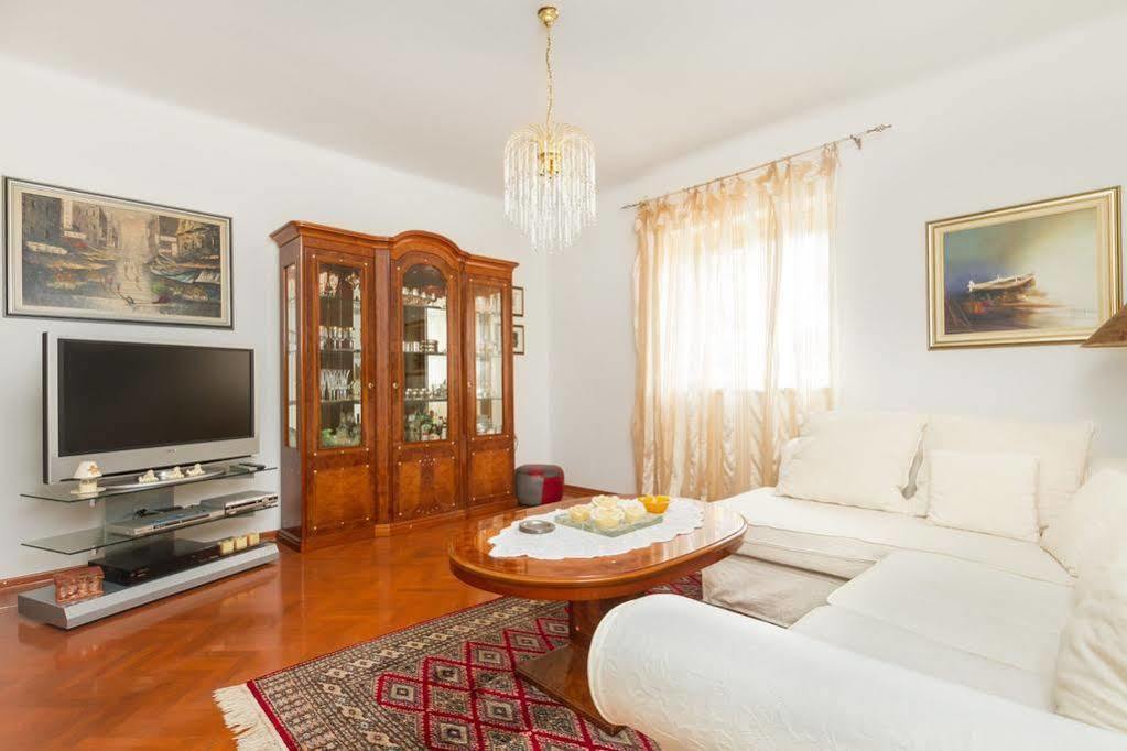 Apartments Dora Σπλιτ Εξωτερικό φωτογραφία