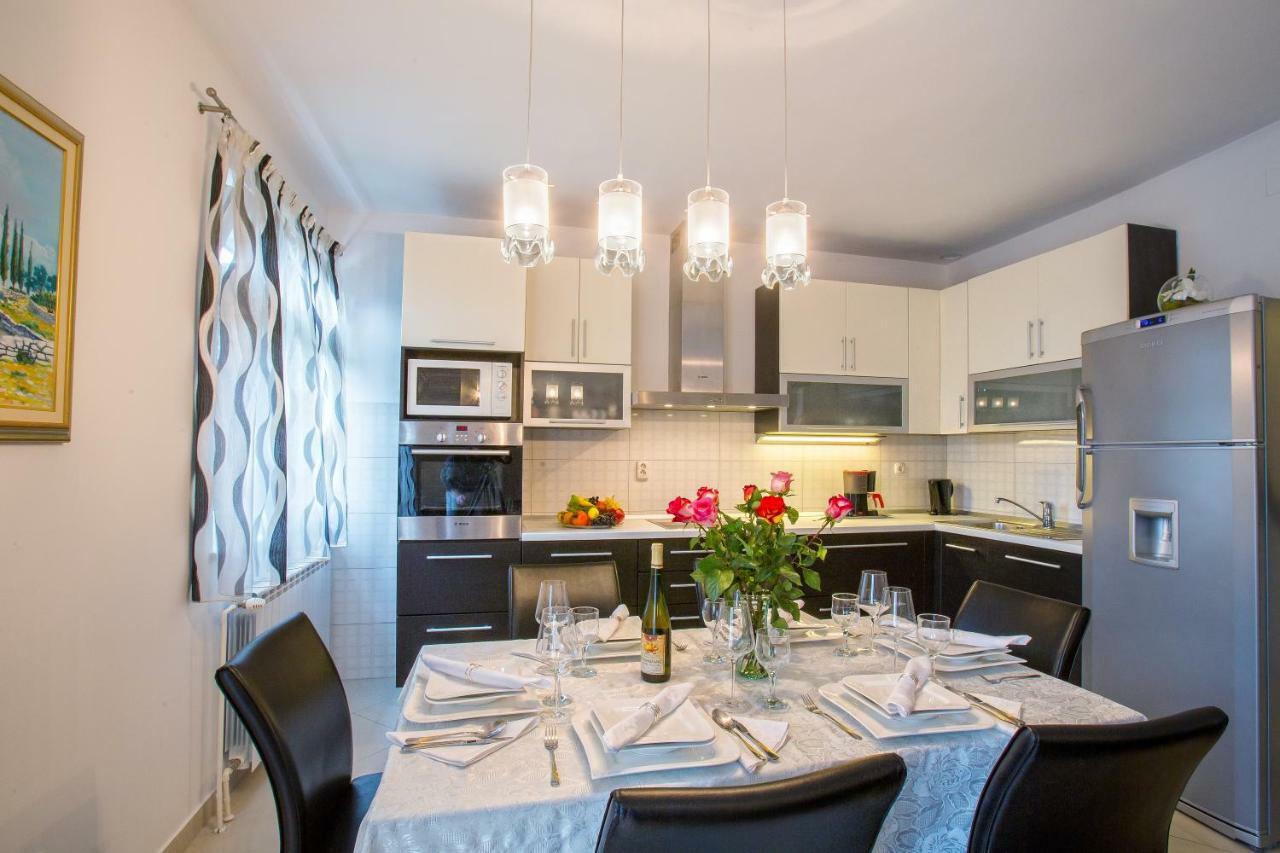 Apartments Dora Σπλιτ Εξωτερικό φωτογραφία
