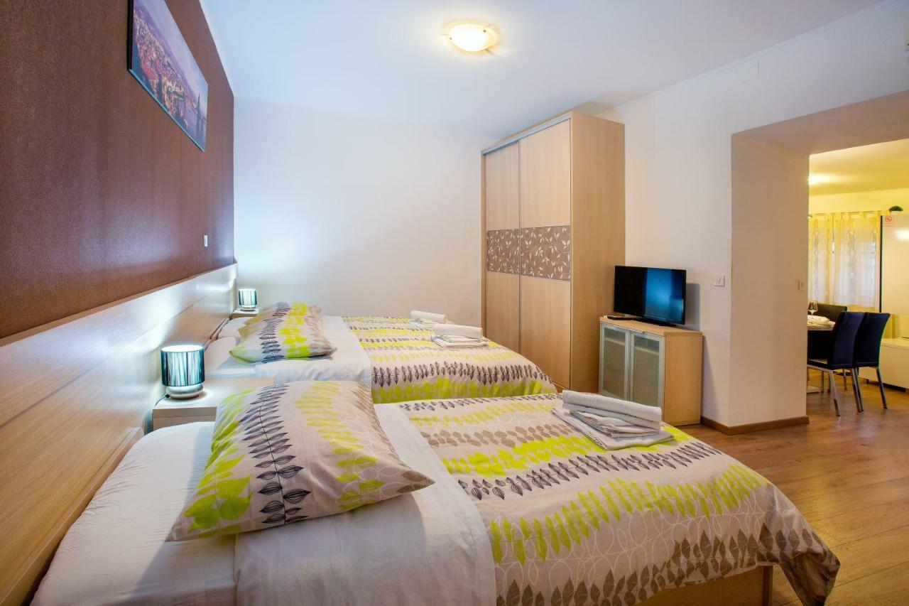 Apartments Dora Σπλιτ Εξωτερικό φωτογραφία