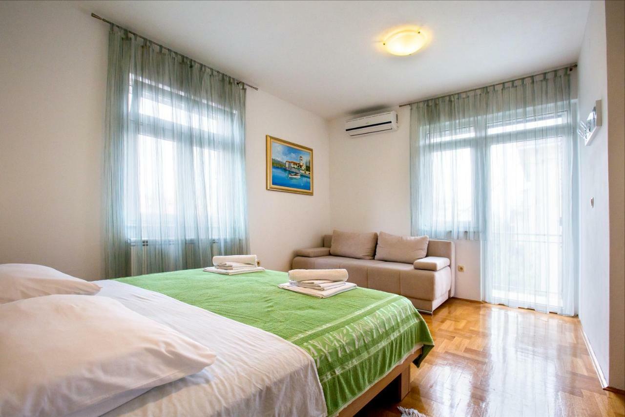 Apartments Dora Σπλιτ Εξωτερικό φωτογραφία